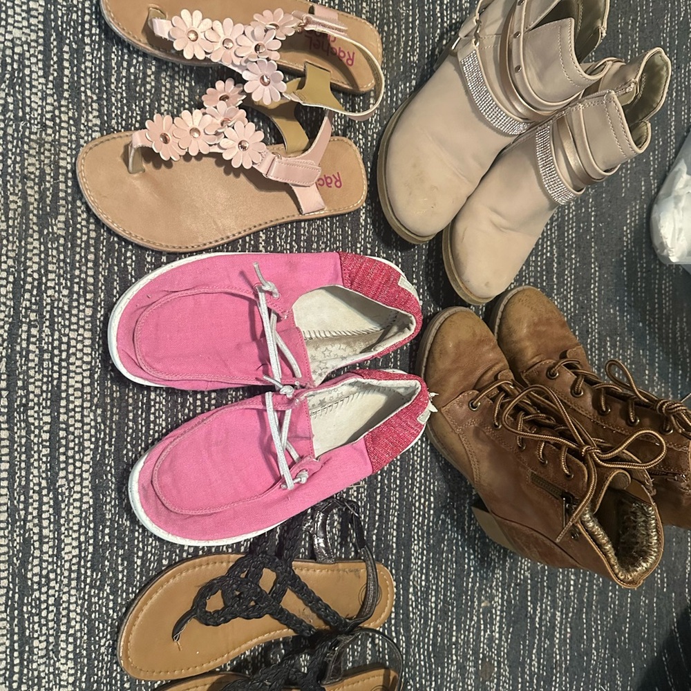 Girls size 2 shoe lot